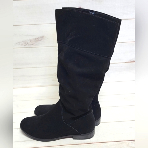 Black Knee-High Women's Boots - Picture 5 of 11